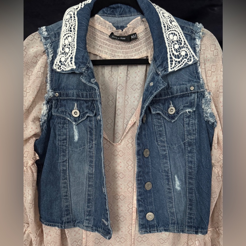 Doe & Rae Beige Patterned Blouse - Picture 7 of 7